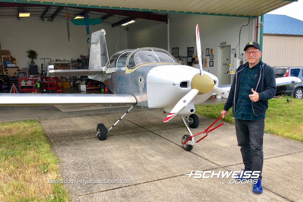 Oregon kit plane owner praises his zero maintenance bifold strap door
