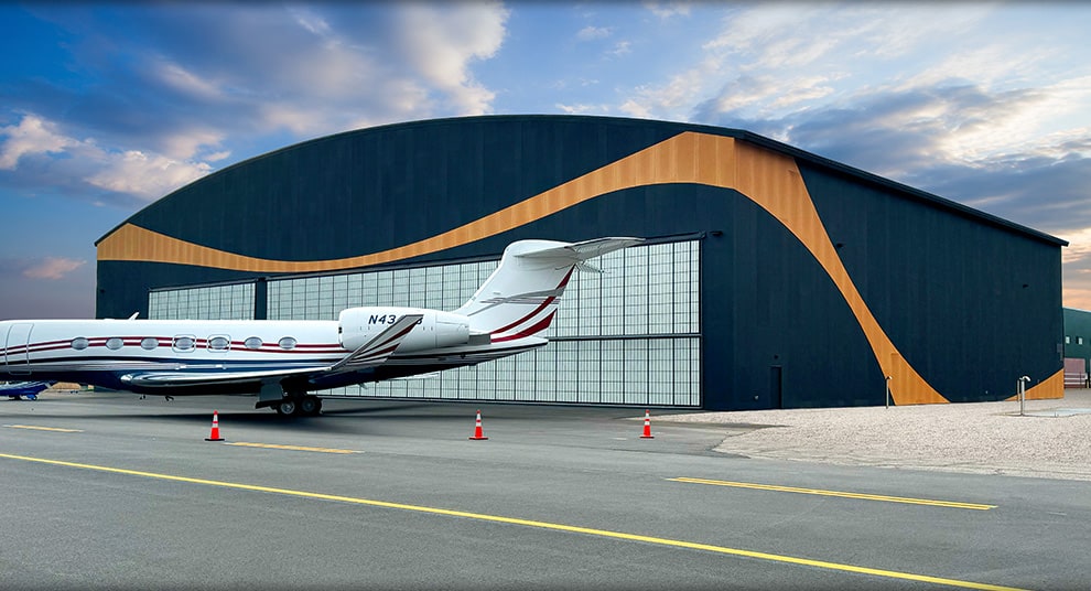 120ft Colorado Hydraulic Door by Schweiss fitted on hangar