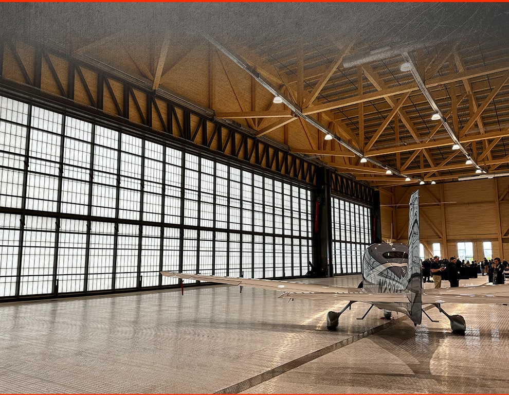 Interior view of Utah stand-alone hydraulic doors by Schweiss on airplane hangar